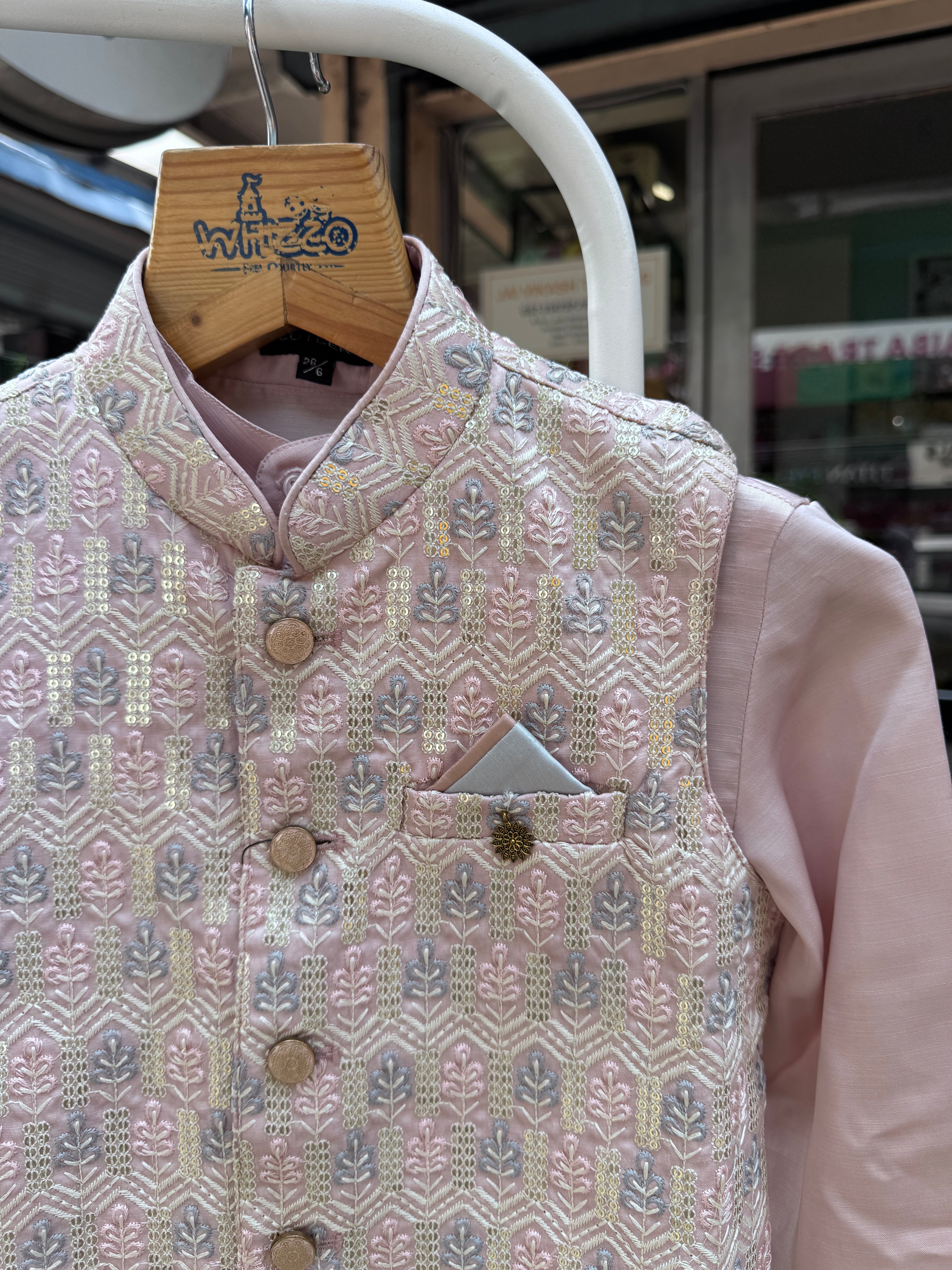 Boys Blush Pink Kurta Set with Subtle Textured Pastel Nehru Jacket – Elegant Festive Outfit with Cotton Lining (Age 5 to 7 Years)